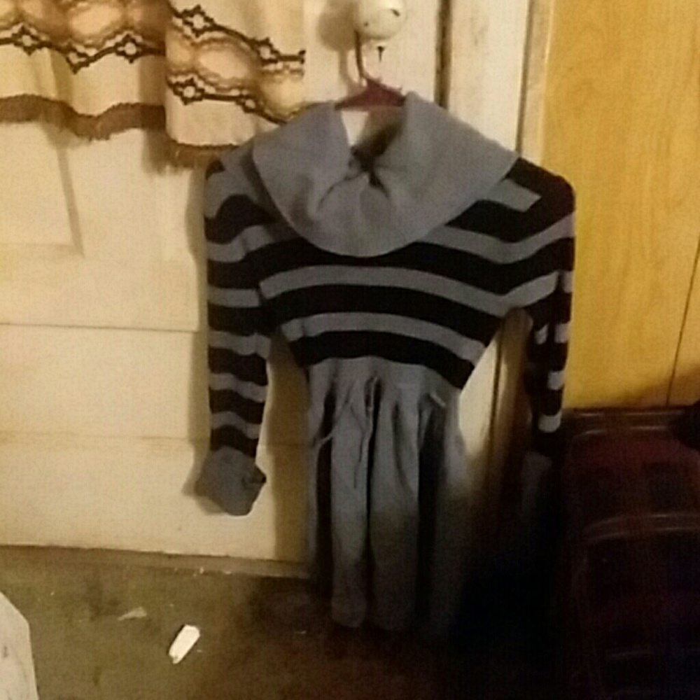 Womans shirt striped with turtle neck